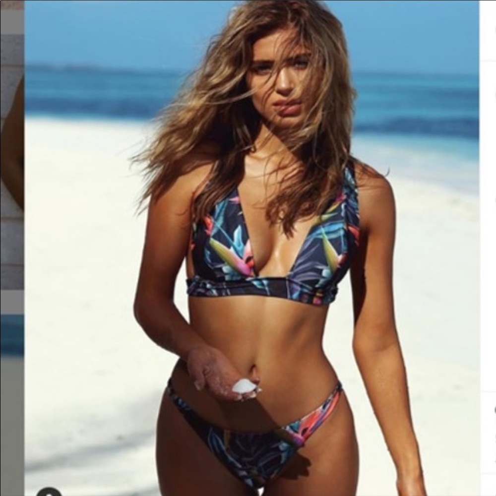 BNWOT Novah Swimwear Tropical Nights Bikini S/M